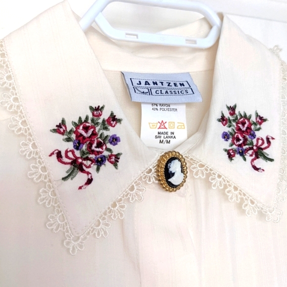 New Jantzen Classics Victorian Button Up Sleeves Cream Top Medium - Picture 9 of 14